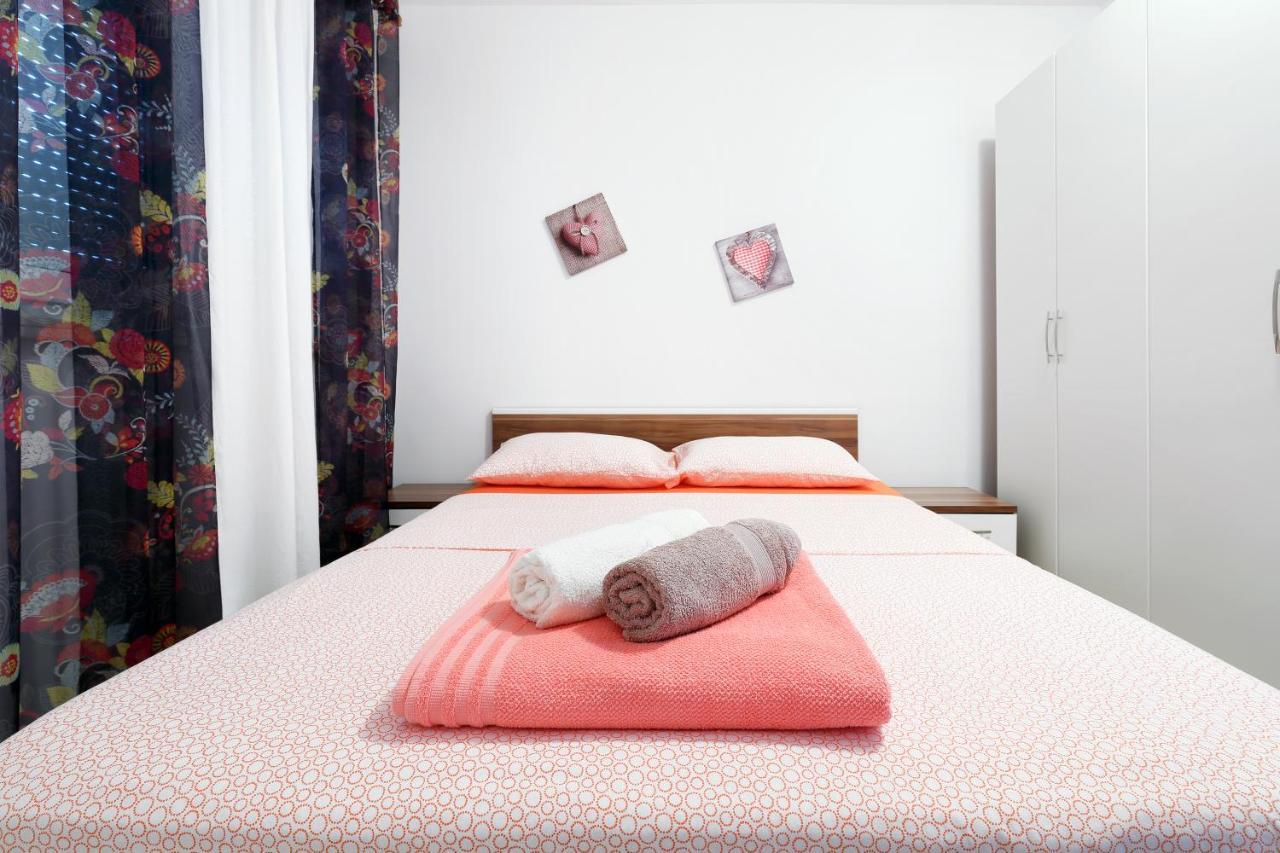 Apartman Don Pag Town Εξωτερικό φωτογραφία